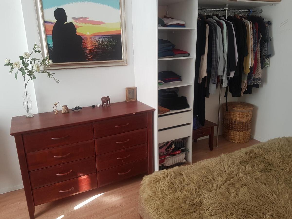 Cozy Apartment In Good Location! Рига Экстерьер фото