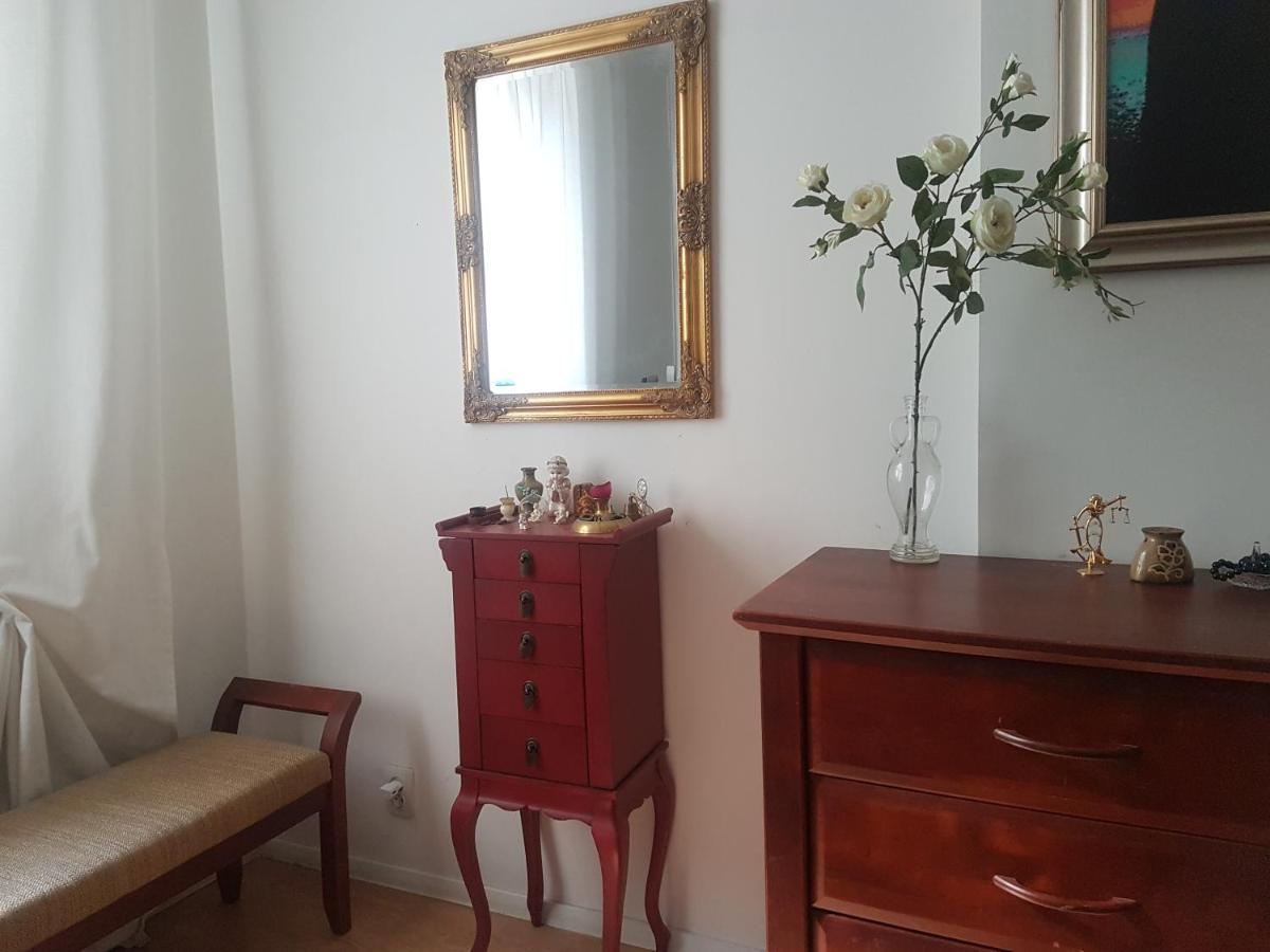 Cozy Apartment In Good Location! Рига Экстерьер фото